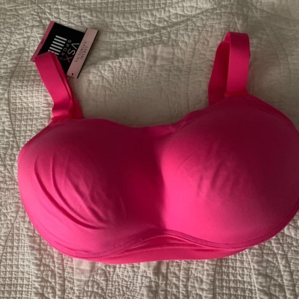 Victoria Secret the Ultimate sports bra 32 DD